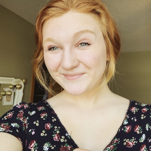 Meet your Posher, Julia - Picture 1 of 1